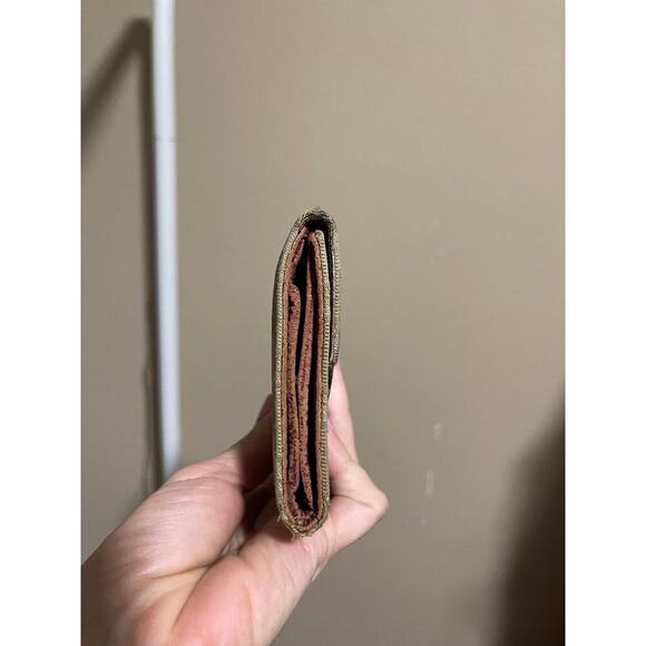 Vintage Gucci Bifold Wallet - Picture 4 of 7